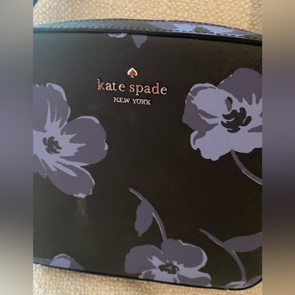 Kate Spade New York EUC 
NEWBURY LANE CAMMIE CROSSBODY - Picture 2 of 15